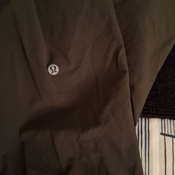 Lululemon license to train hi rise pants dk olive sz 8 $128 excellent condition. - Picture 7 of 7